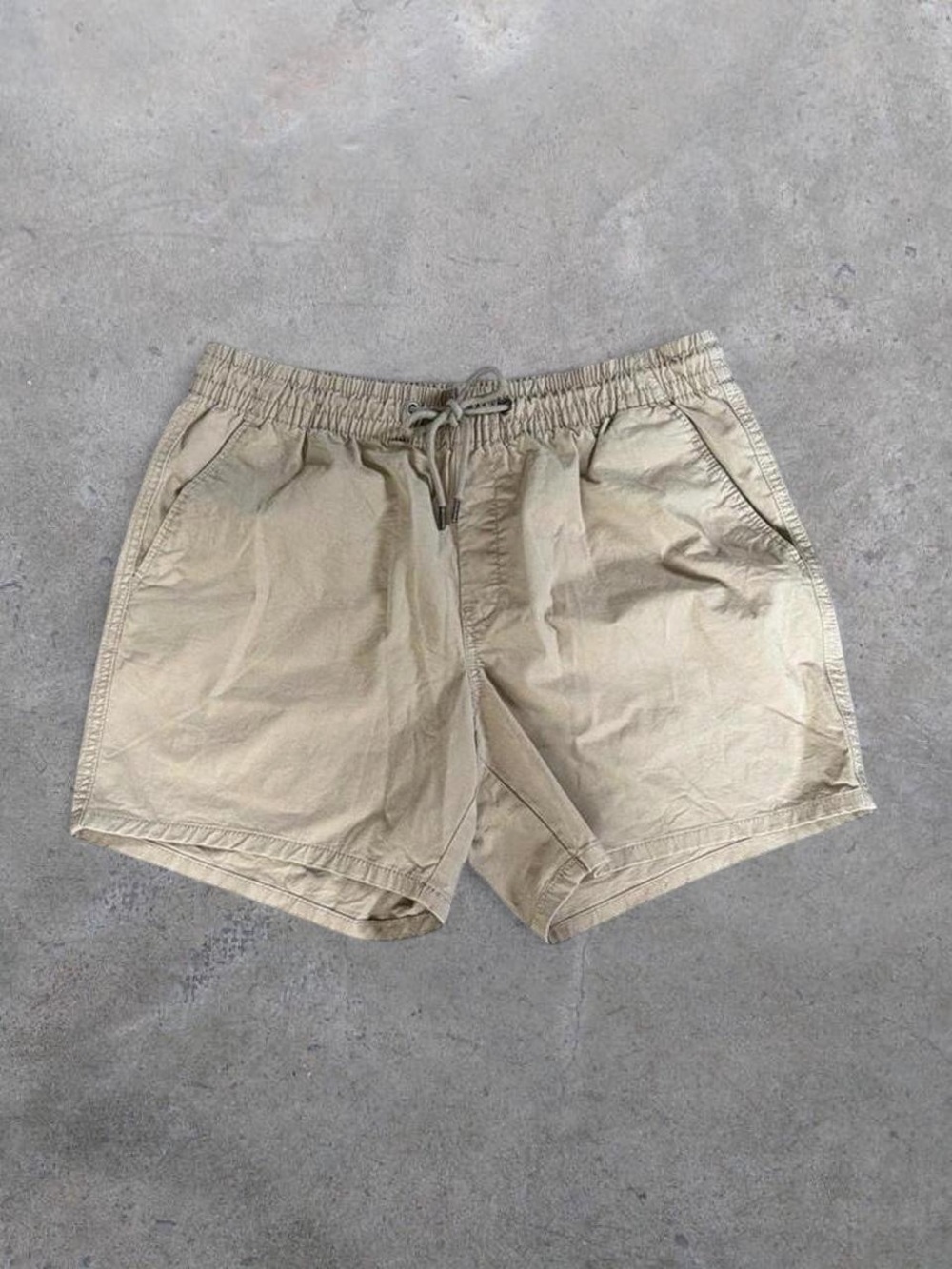 No Boundaries Men's Drawstring Shorts in Khaki